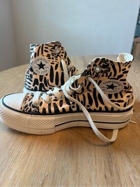 Converse Chuck Taylor Platform High Top Leopard Print Size 5.5 Women